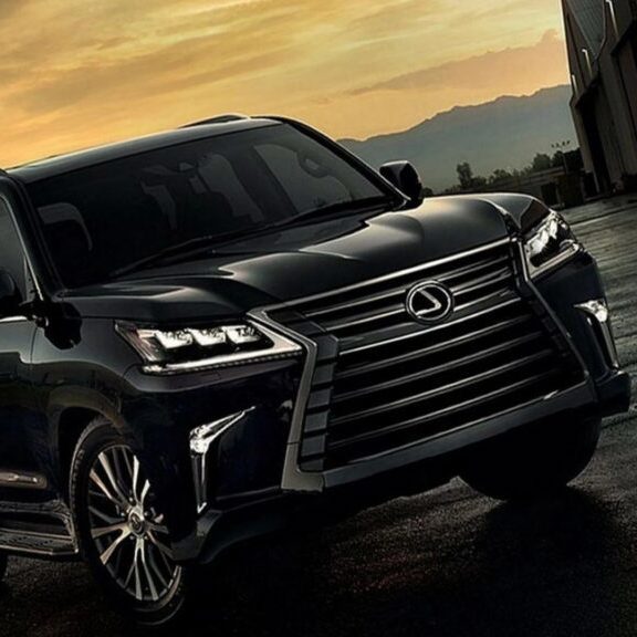 Lexus LX570 5.7L V8 - Image 2