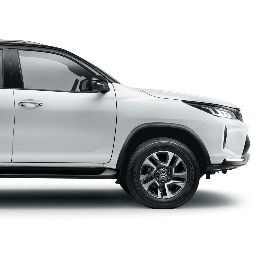 Toyota Fortuner - Image 4
